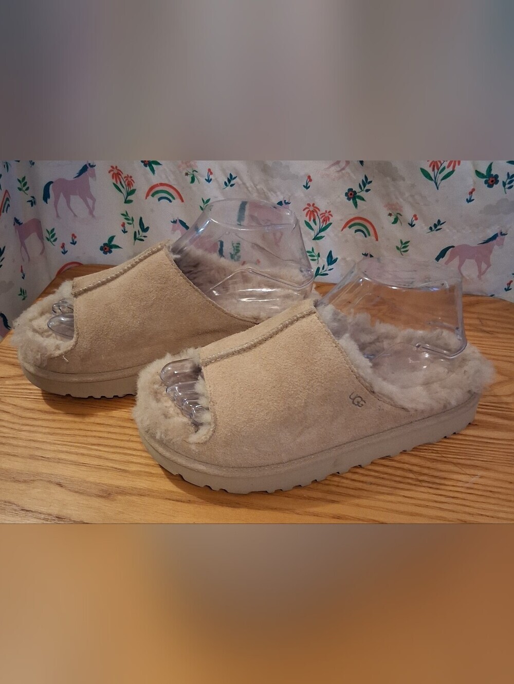 EUC UGG Greenport Cream Suede & Shearling Open Toe Slide Loafer Shoe SZ 7